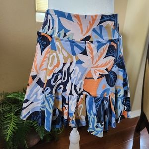 Dona Jo Petit Rose Skort, Flirty style, Size 2 (Large) 14.5"L, gently loved